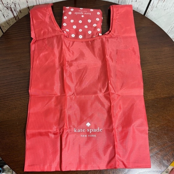KATE SPADE reusable grocery bag in Red Nylon material - Picture 10 of 11